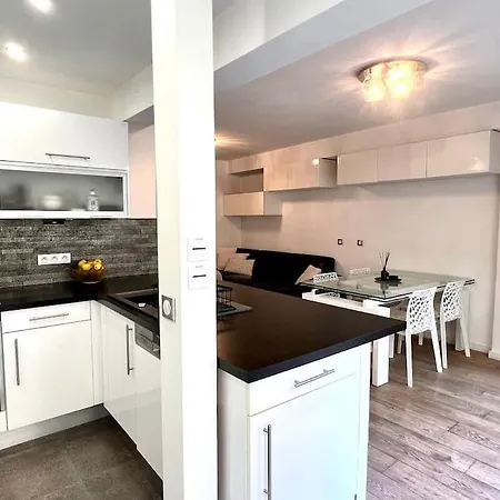 Champs-elysees - Arc De Triomphe - 2 Pieces - 4p Apartment Paris