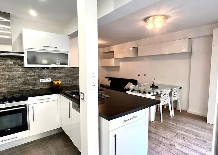 Champs-elysees - Arc De Triomphe - 2 Pieces - 4p Apartment Paris
