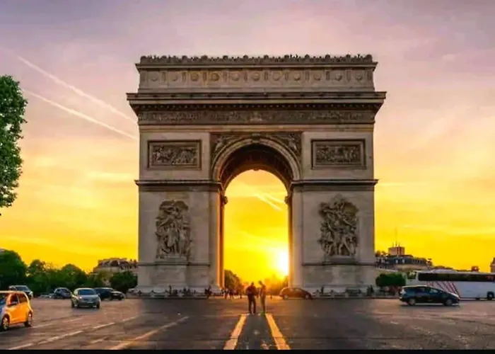 Champs-elysées - Arc De Triomphe - 2 Pièces - 4p